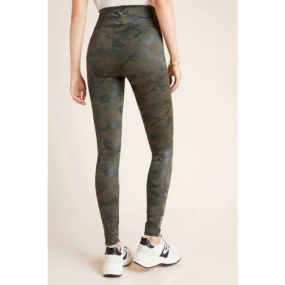 NEW Spanx Faux Leather Camo Legging Matte Green Camo Size XS - Picture 4 of 8